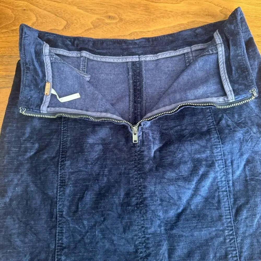 Free People - Denim Mini Skirt in Navy